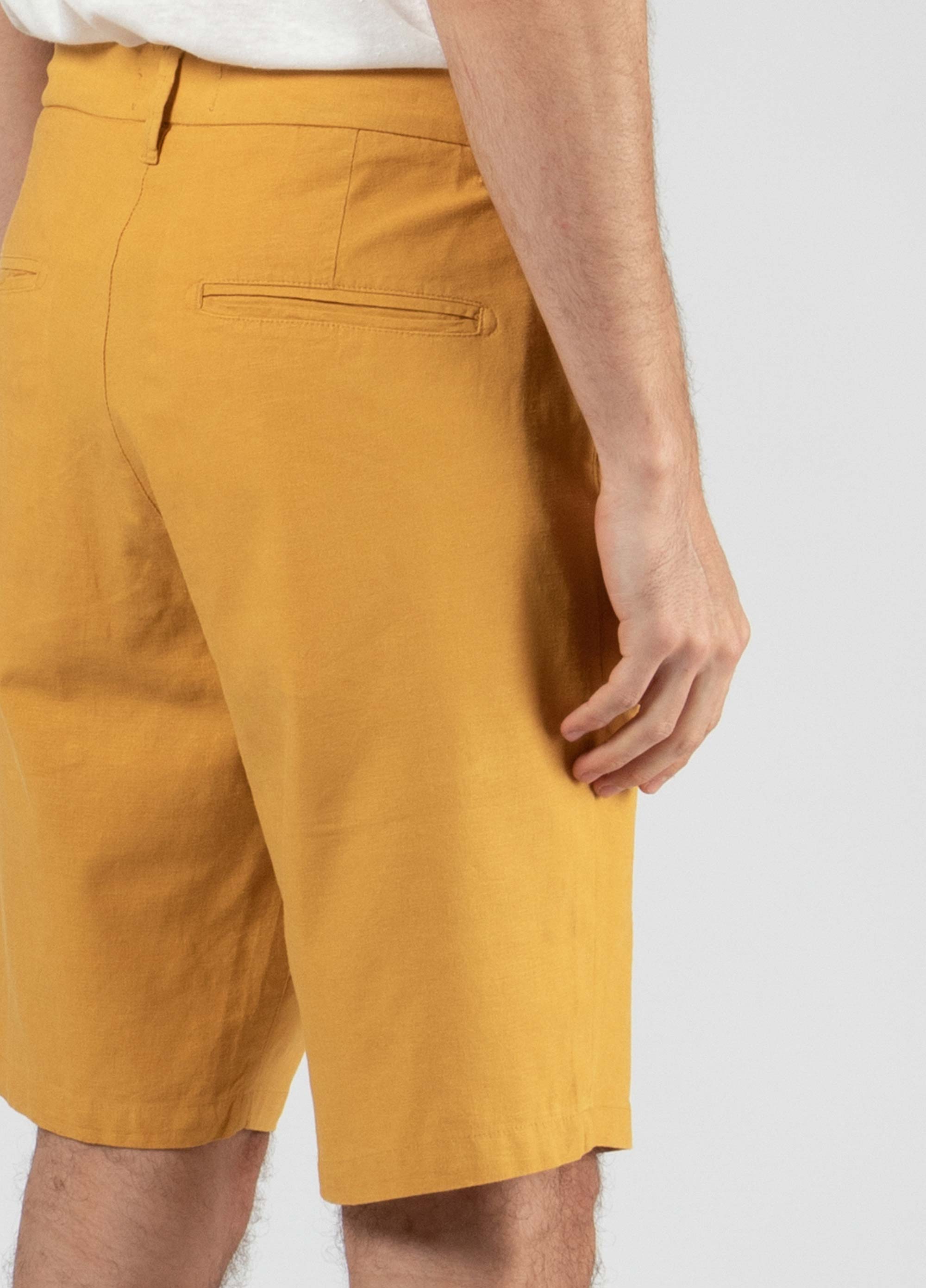 Basic linen tailored shorts