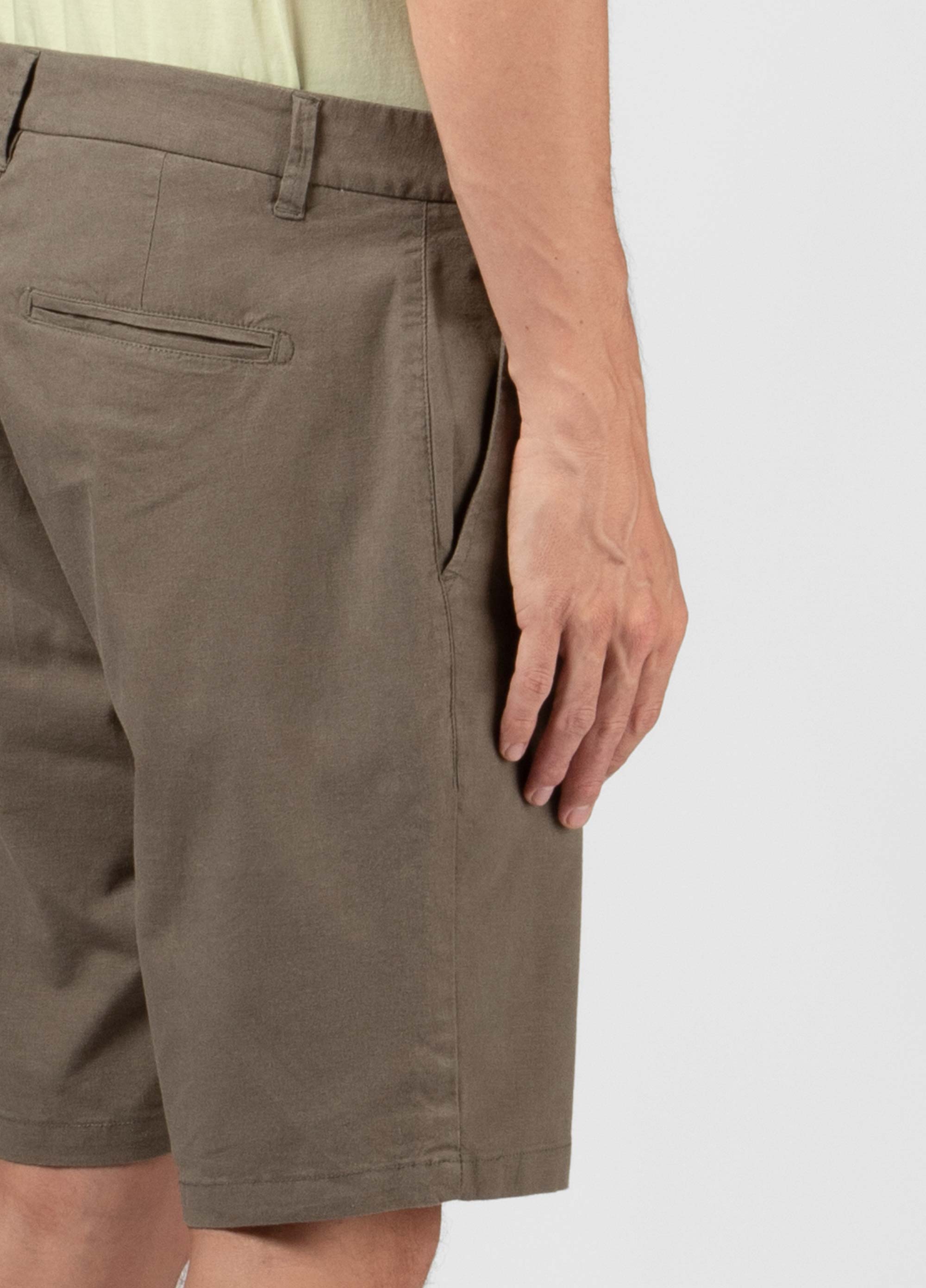 Basic linen tailored shorts