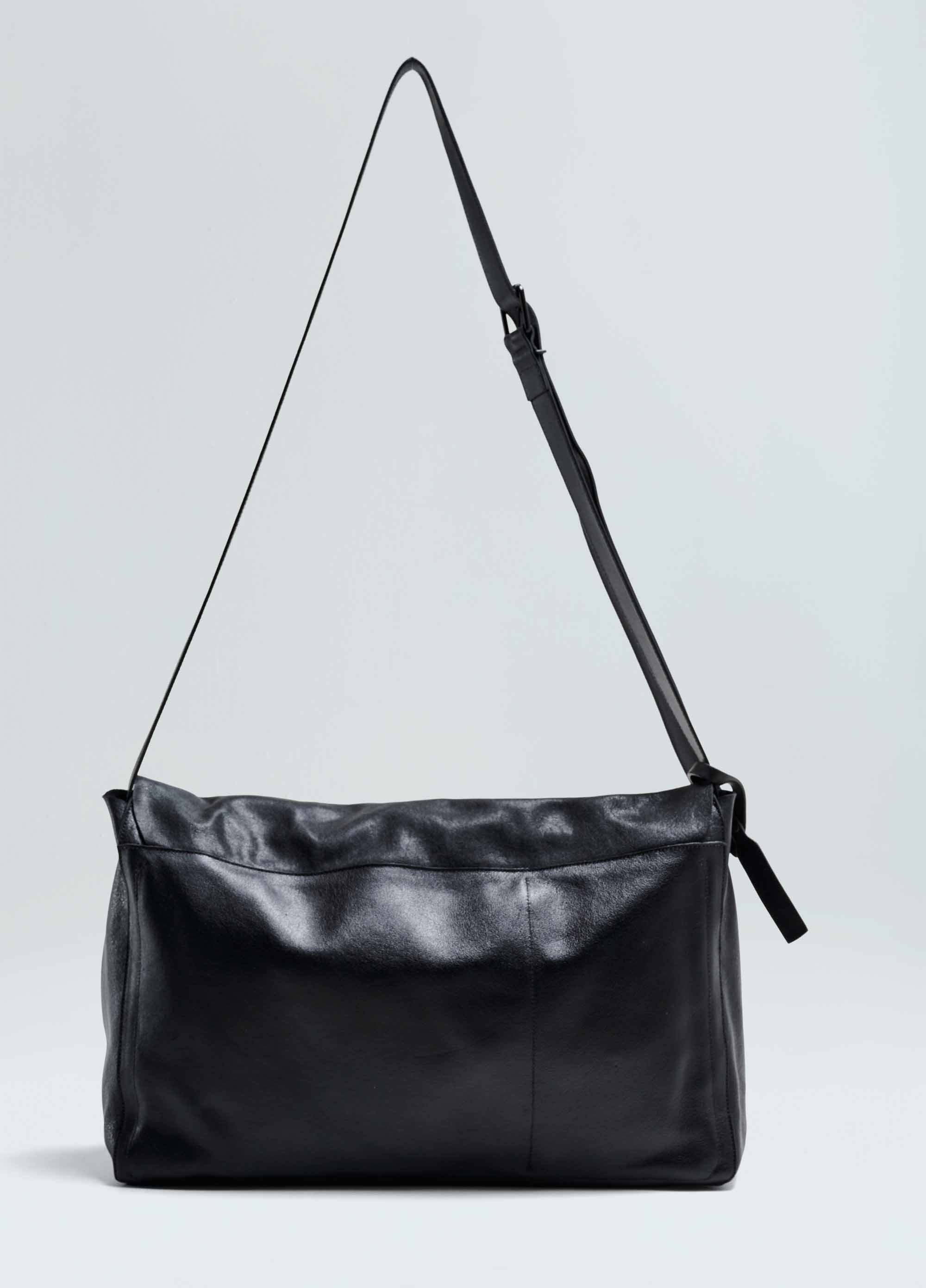 E-basics crossbody leather bag