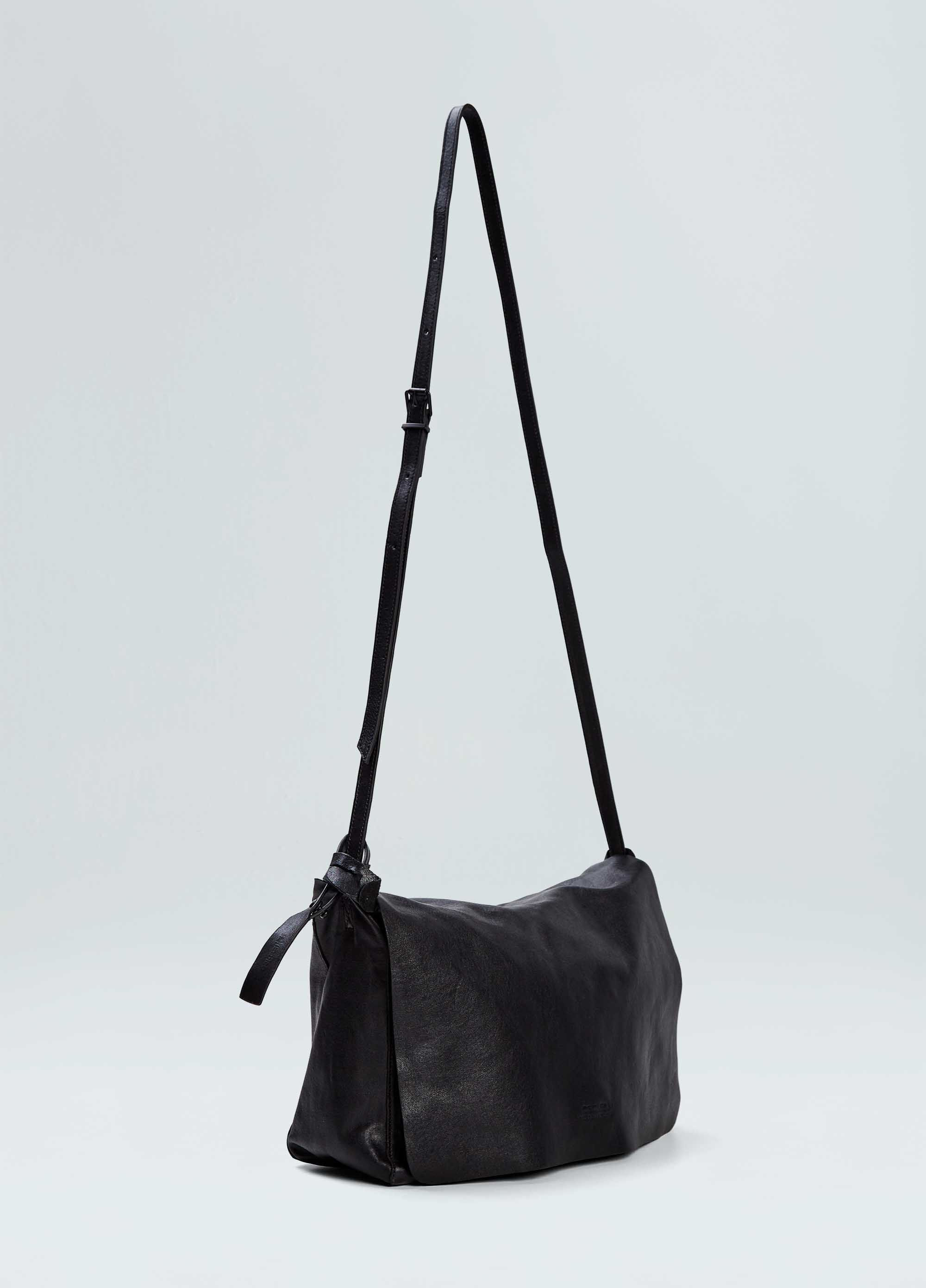 E-basics crossbody leather bag
