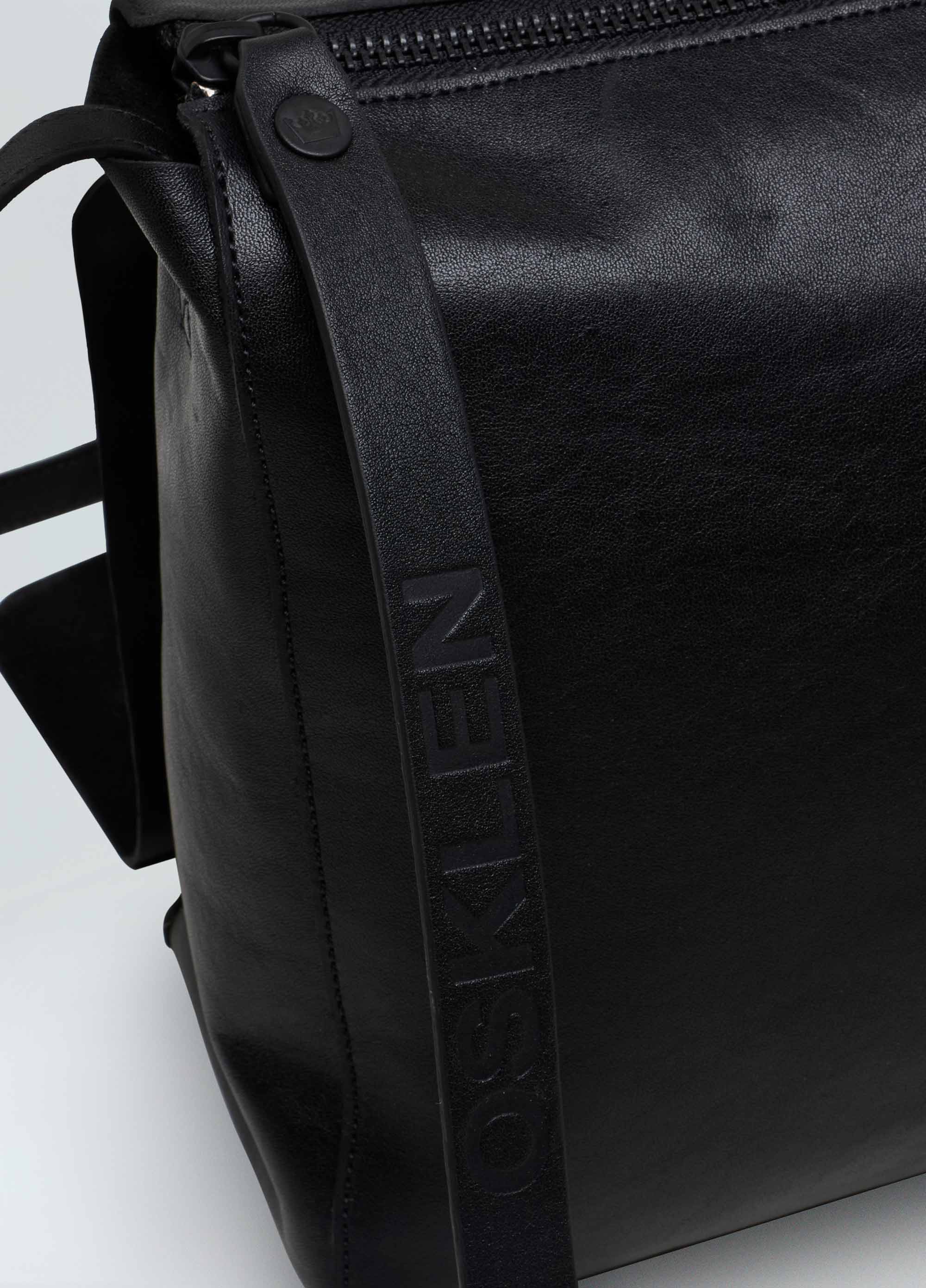 E-basics crossbody leather bag