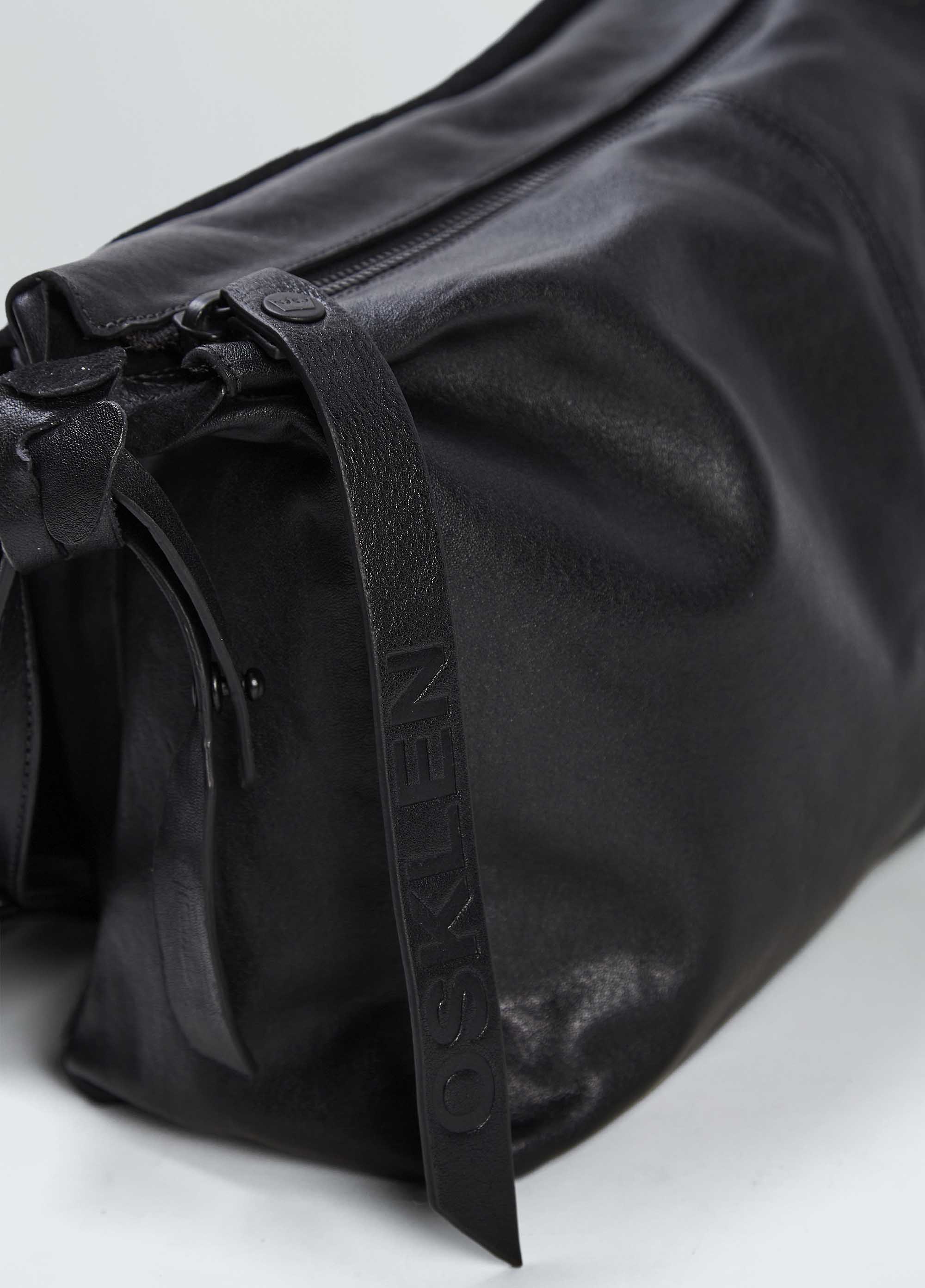 E-basics crossbody leather bag