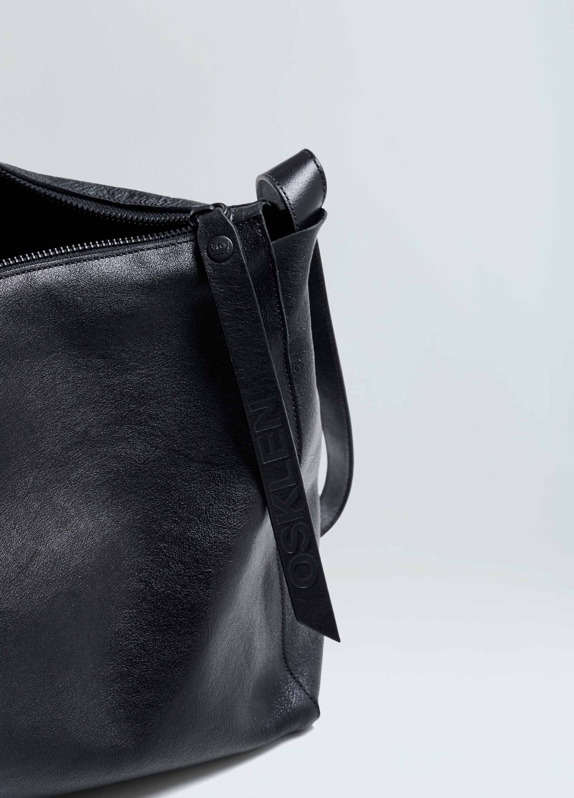 E-basics crossbody leather bag
