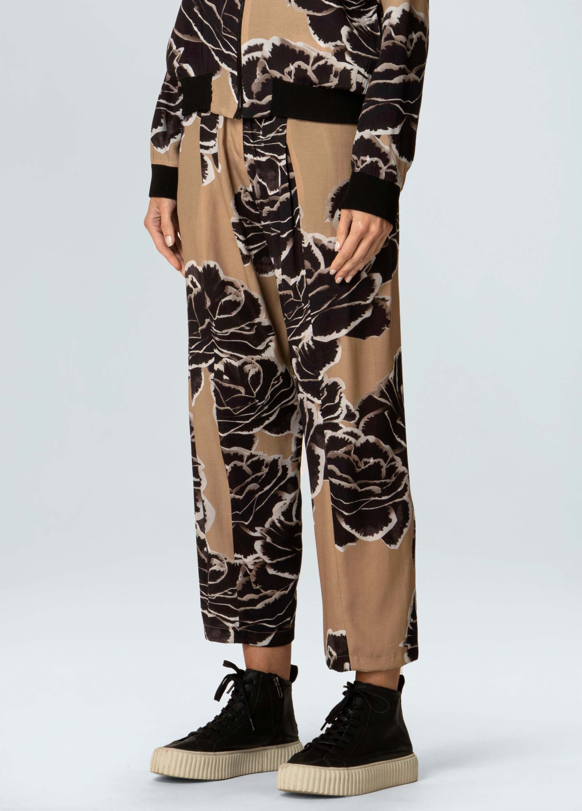 Womens easy black tailored pants