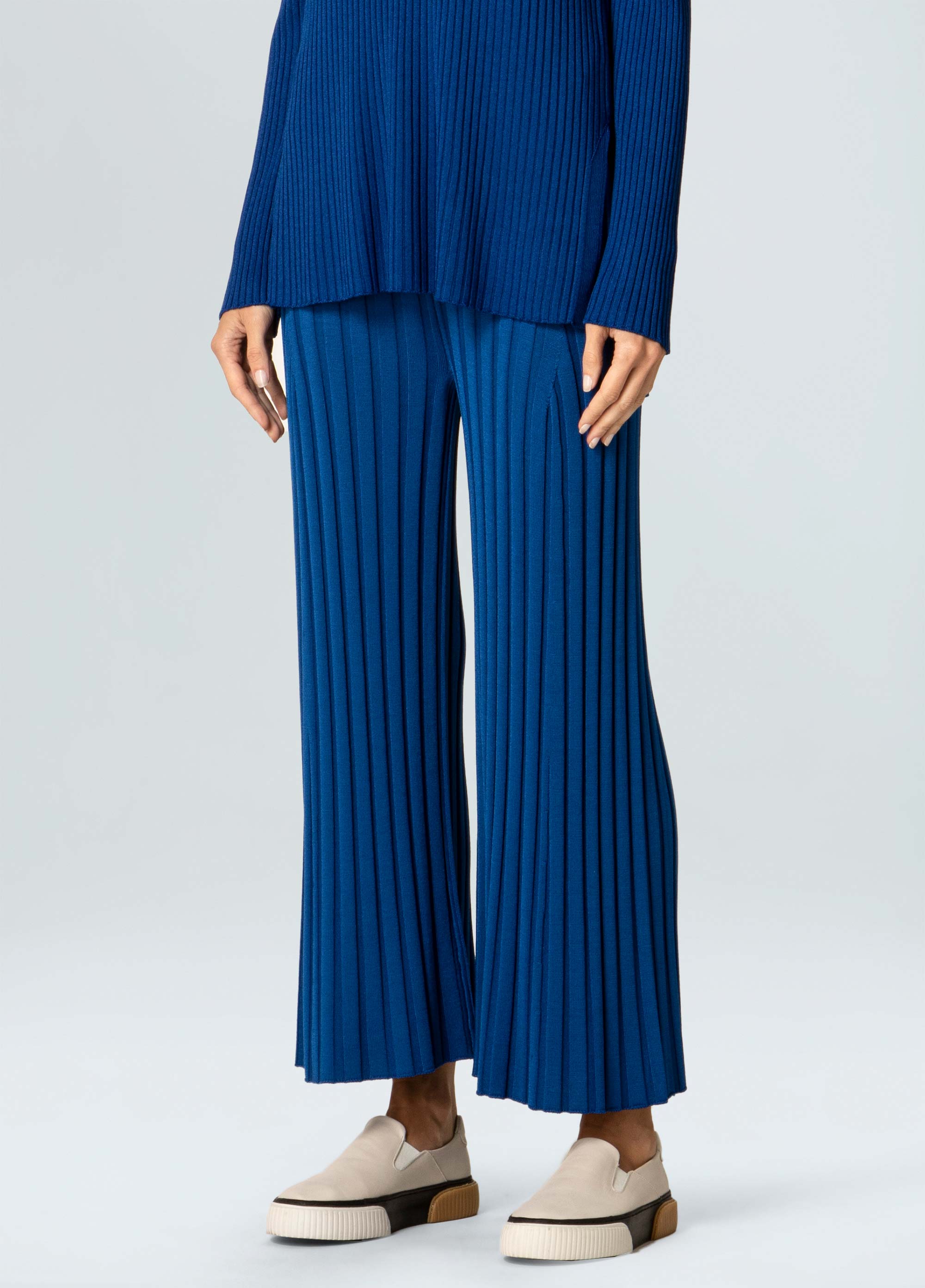 Womens knit fluid pants