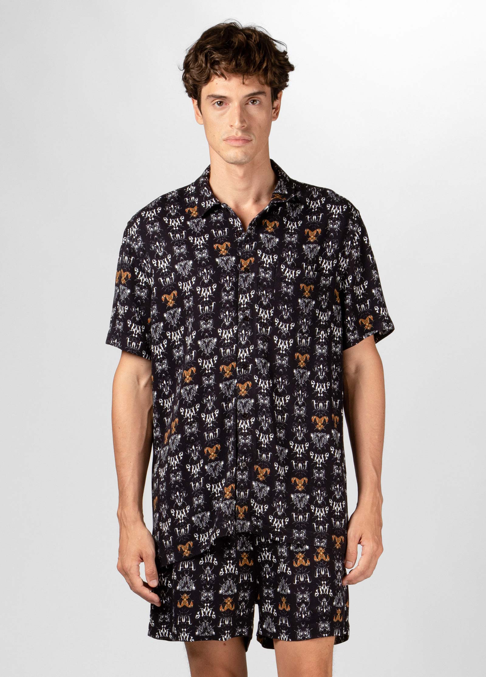 Mens grainy moth shirt (ss)
