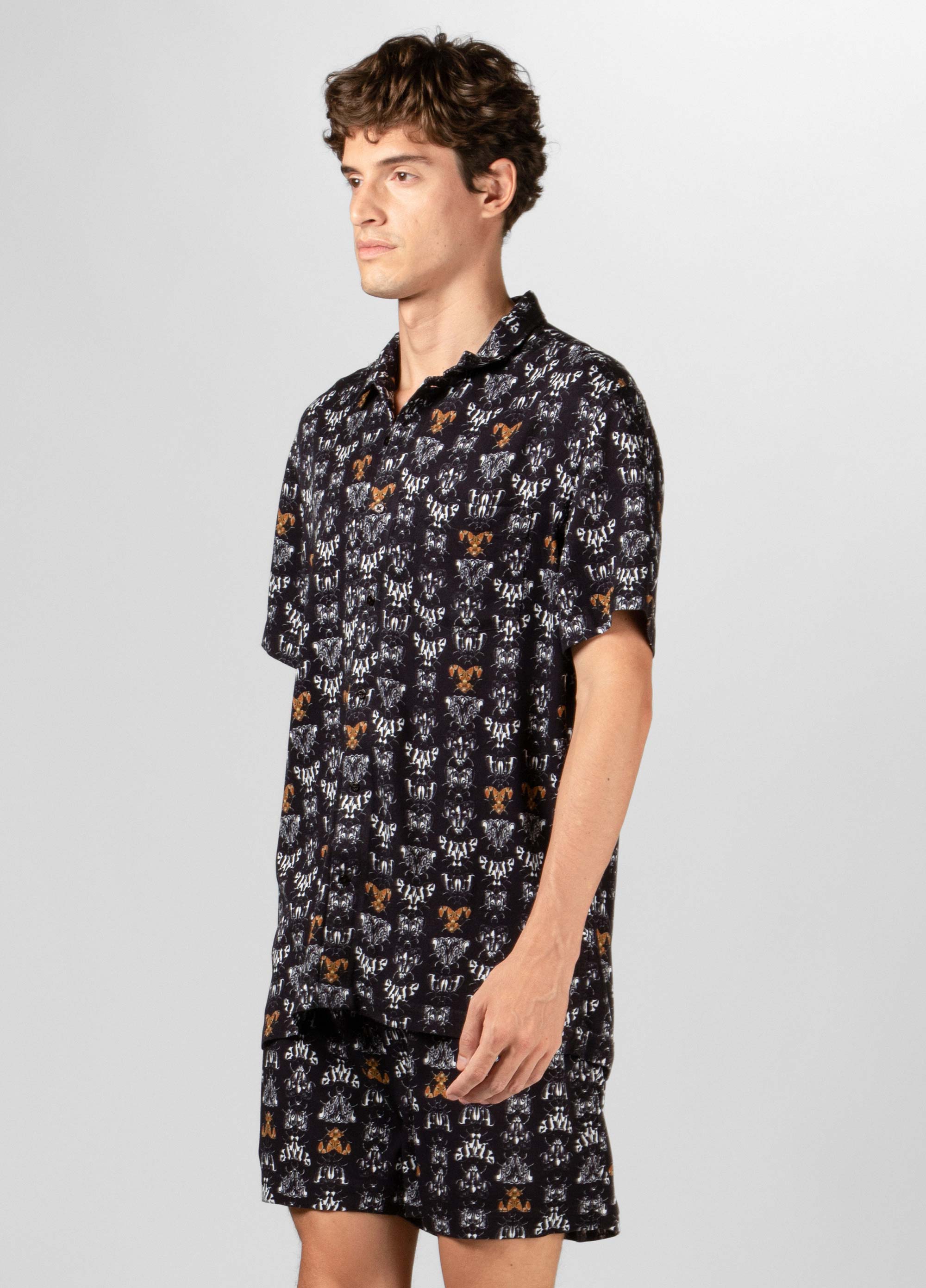 Mens grainy moth shirt (ss)