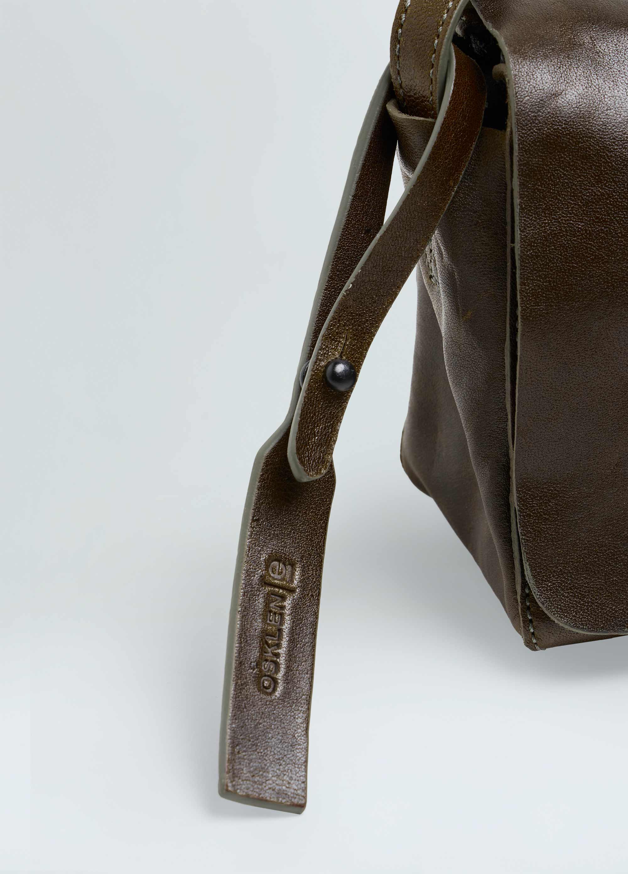 Mini leather crossbody e-basics