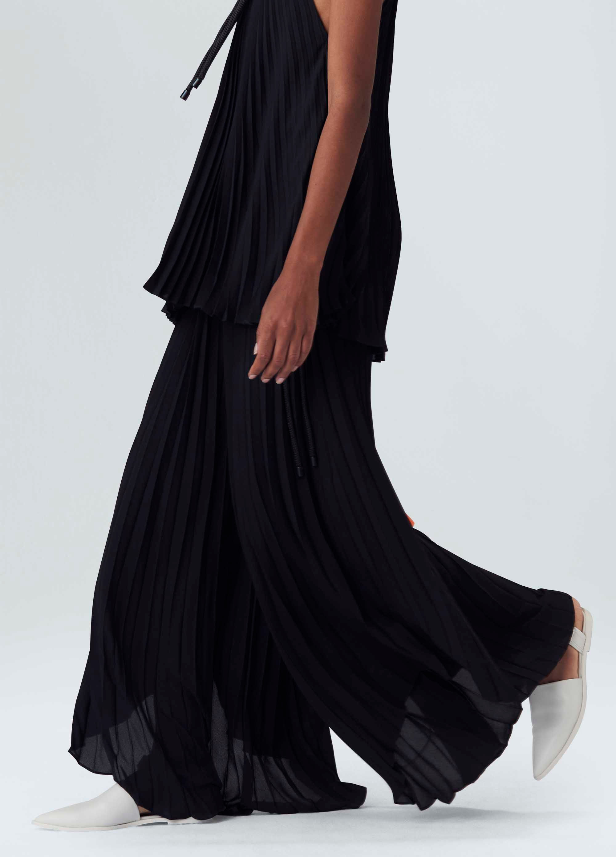 Pleated pants
