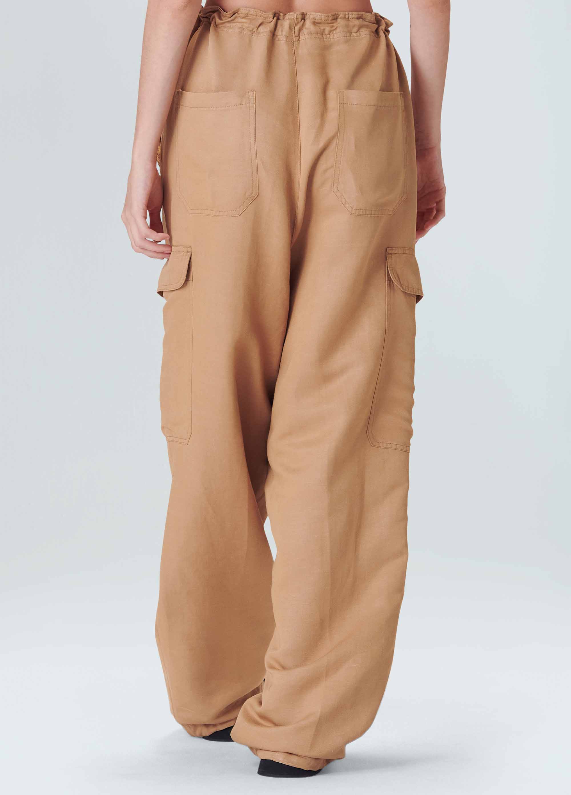 Seam detail pocket pants