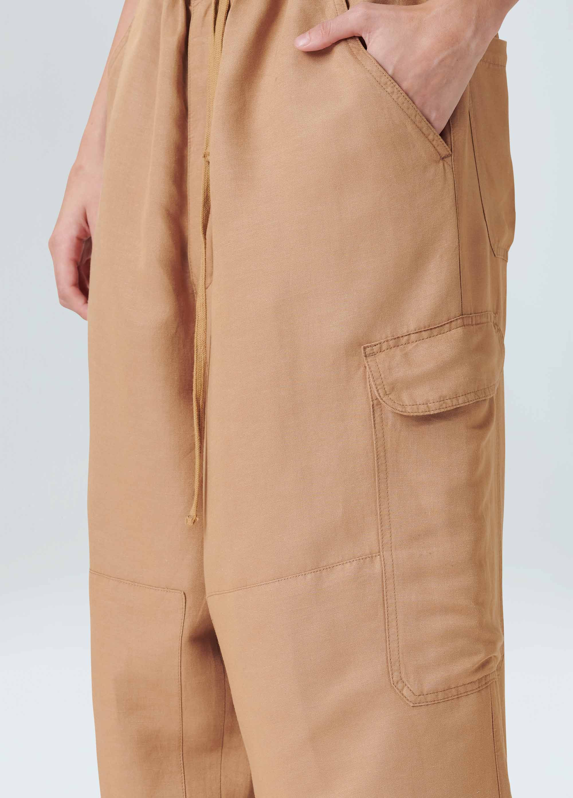 Seam detail pocket pants