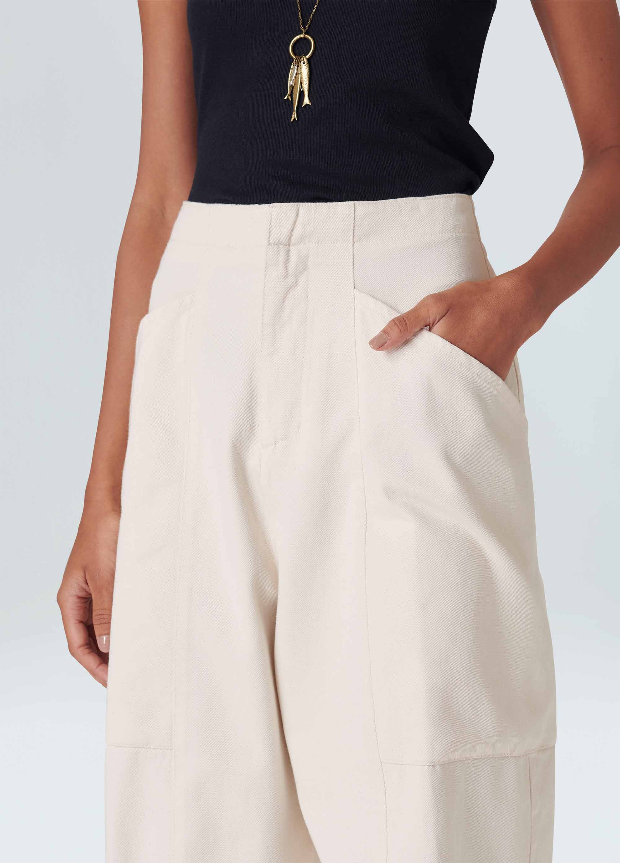White barrel pants
