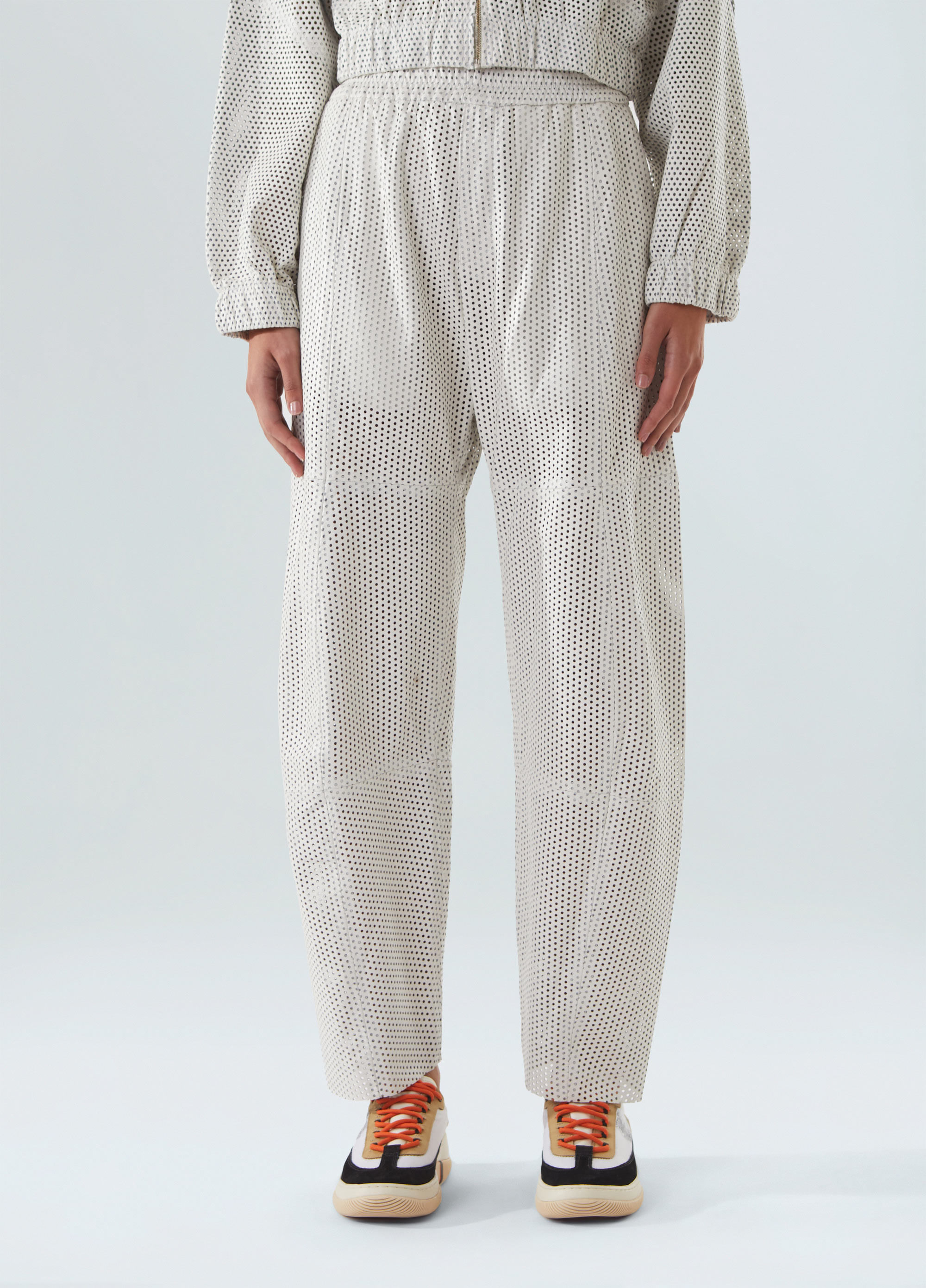 calca leather microfuros