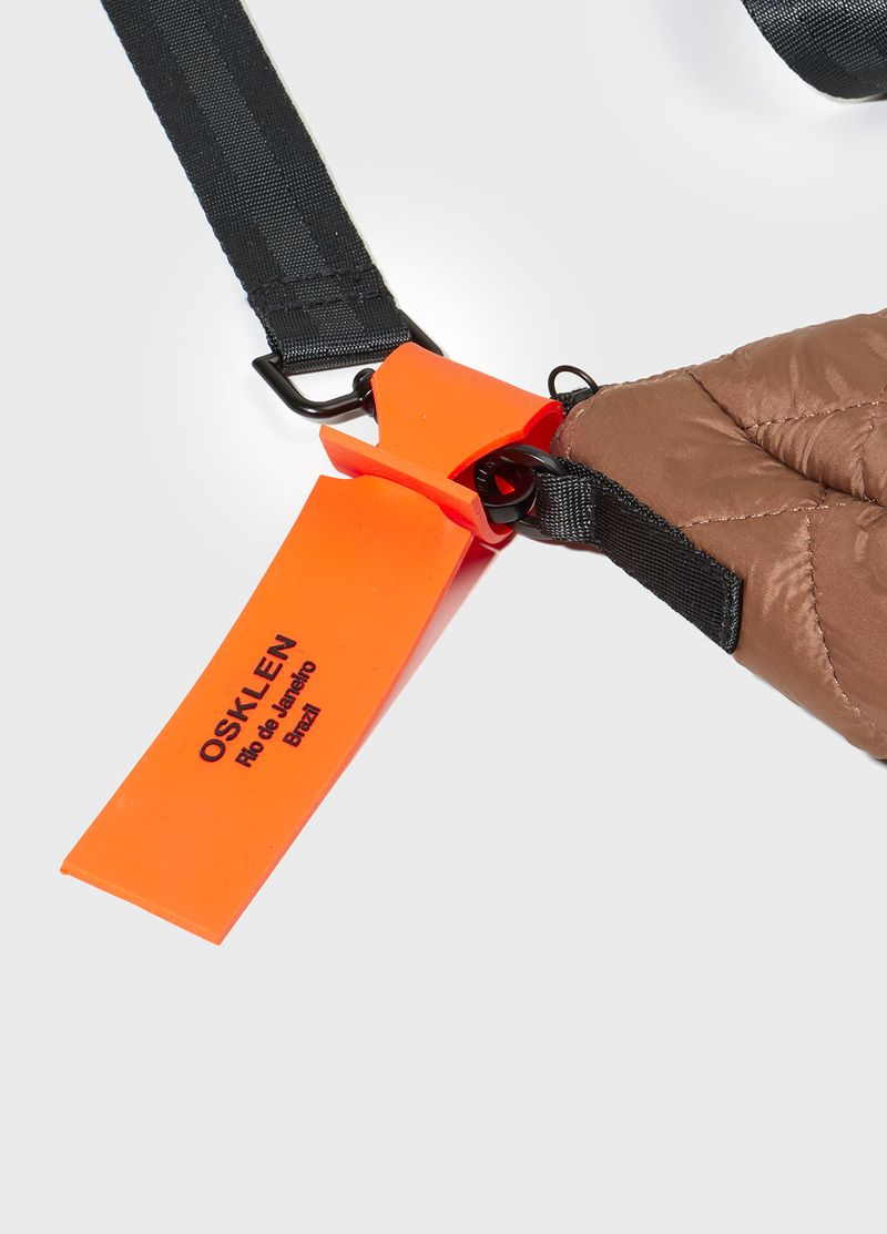 670244824_BOLSA-MINI-ANDIROBA-NYLON-MATELASSE_3
