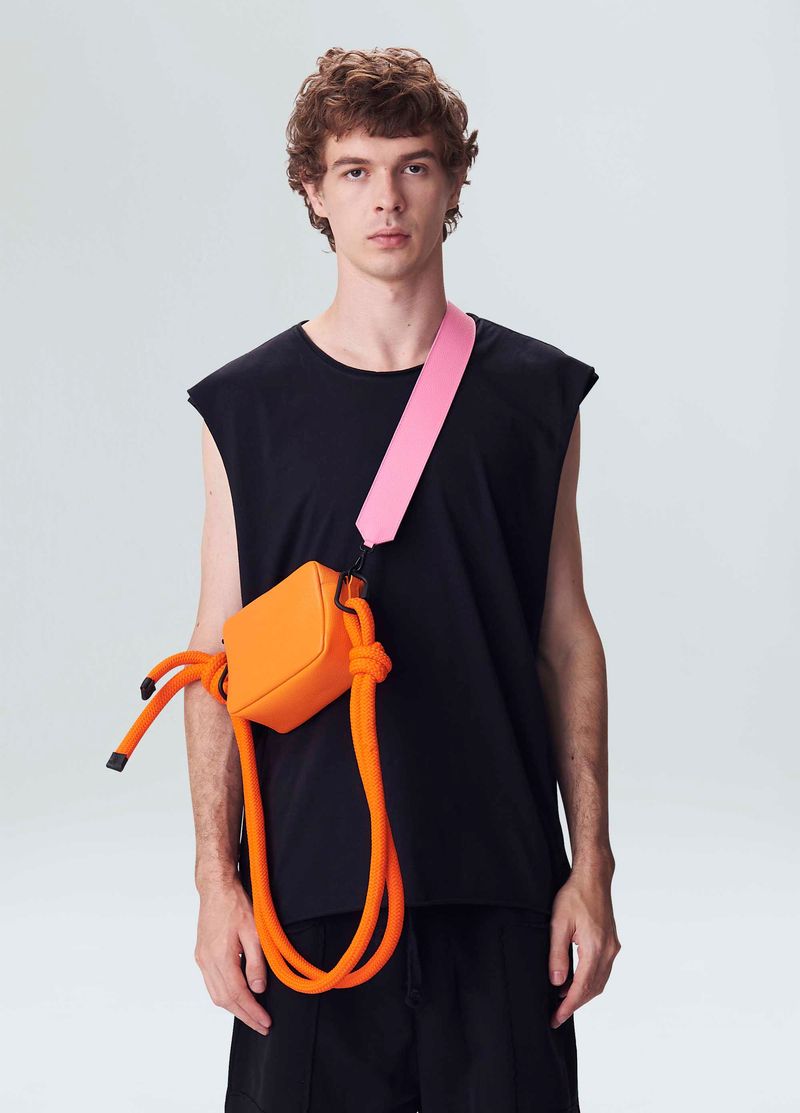 6838910_tshirt_1