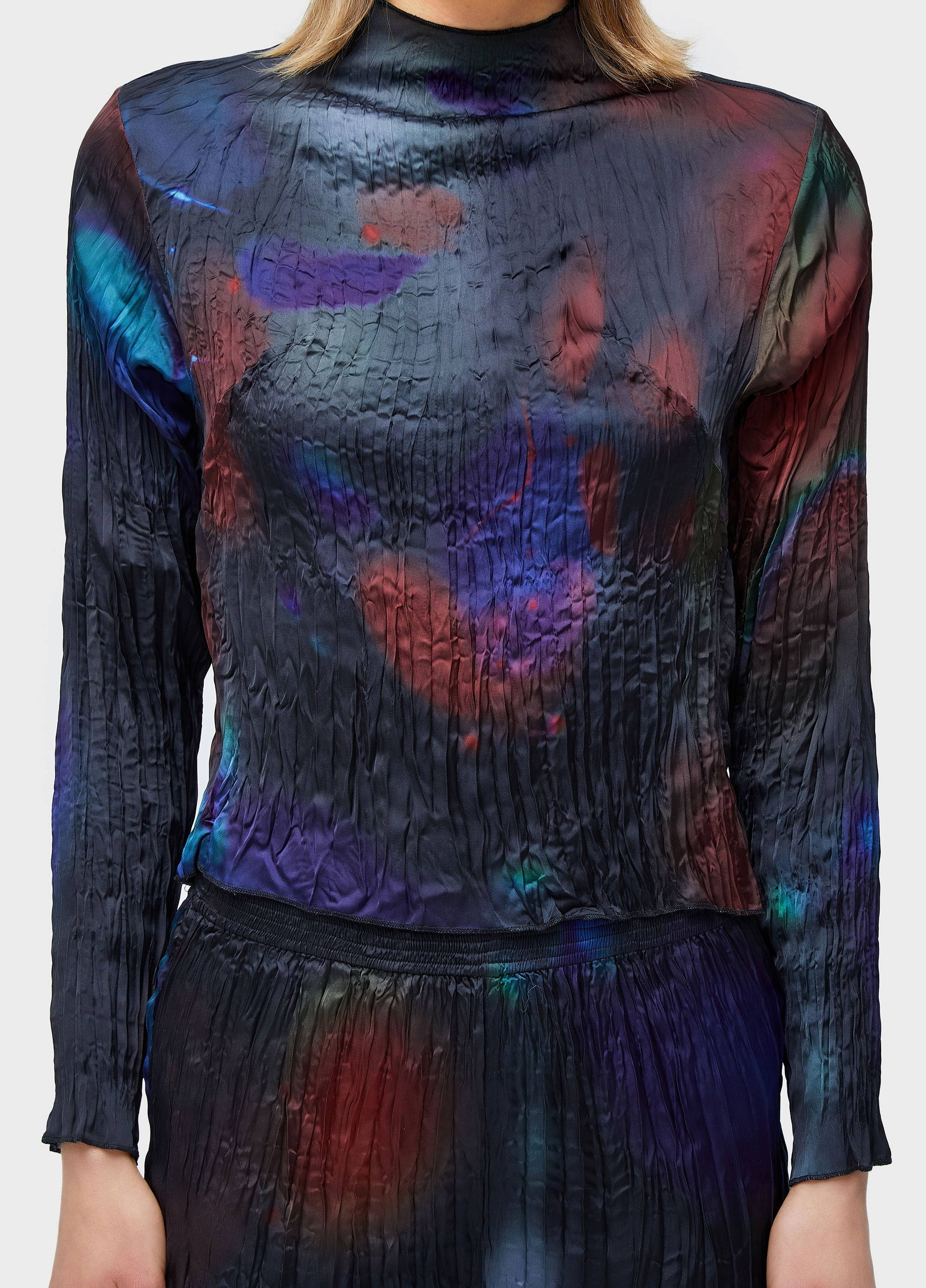 Wrinkled satin rose blur double blouse