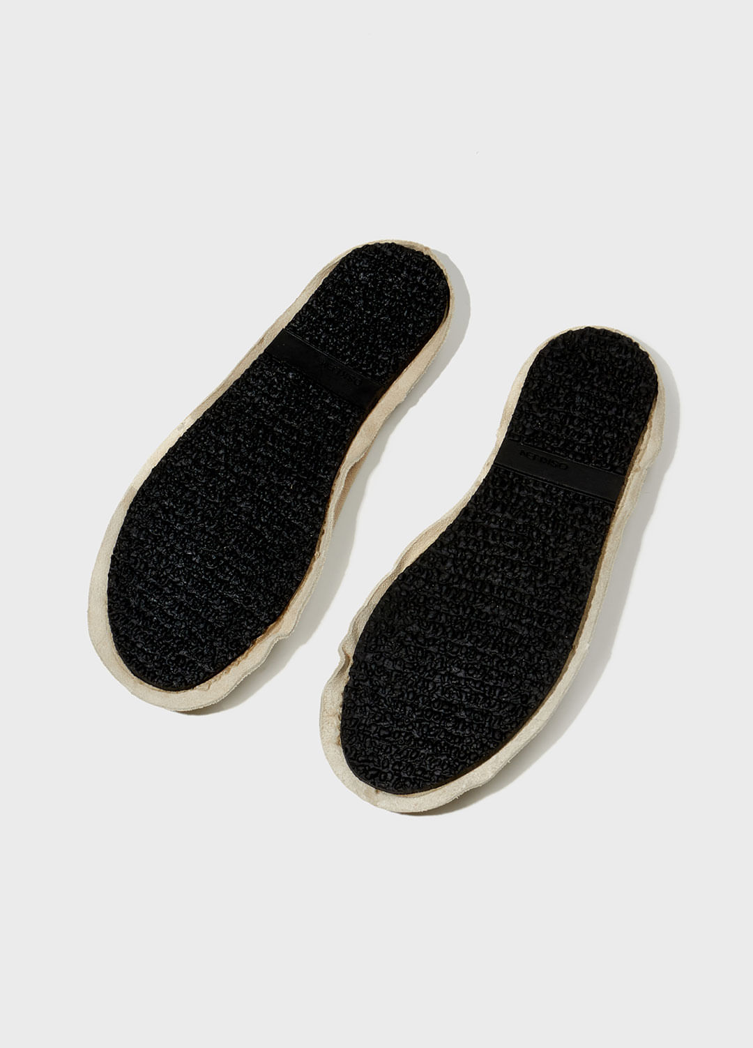 Suede slippers